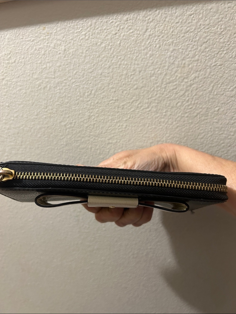 kate spade Two-Tone Black and White Bow Wallet - Picture 3 of 5